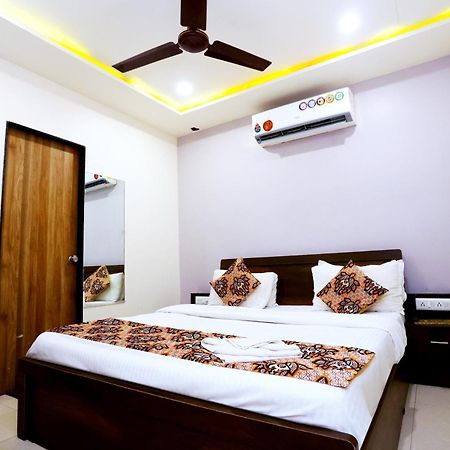 Hotel Blue Leaf Раджкот Экстерьер фото