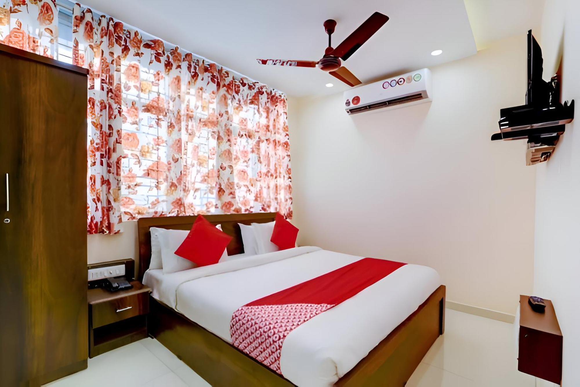 Hotel Blue Leaf Раджкот Экстерьер фото